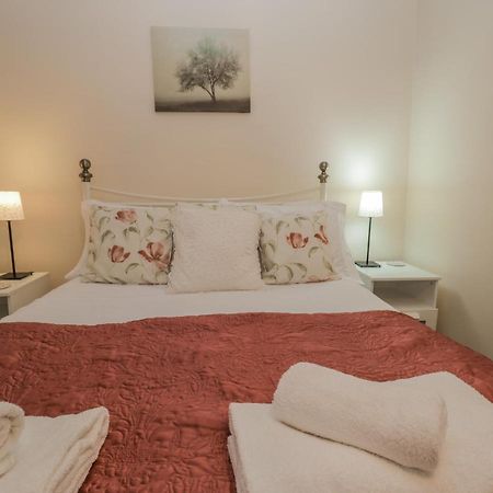 Robins Nest Apartment วิทบี ภายนอก รูปภาพ