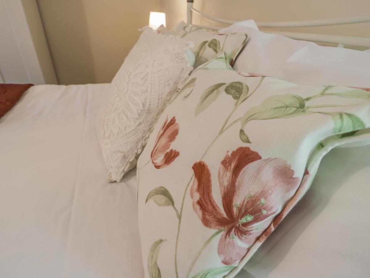 Robins Nest Apartment วิทบี ภายนอก รูปภาพ